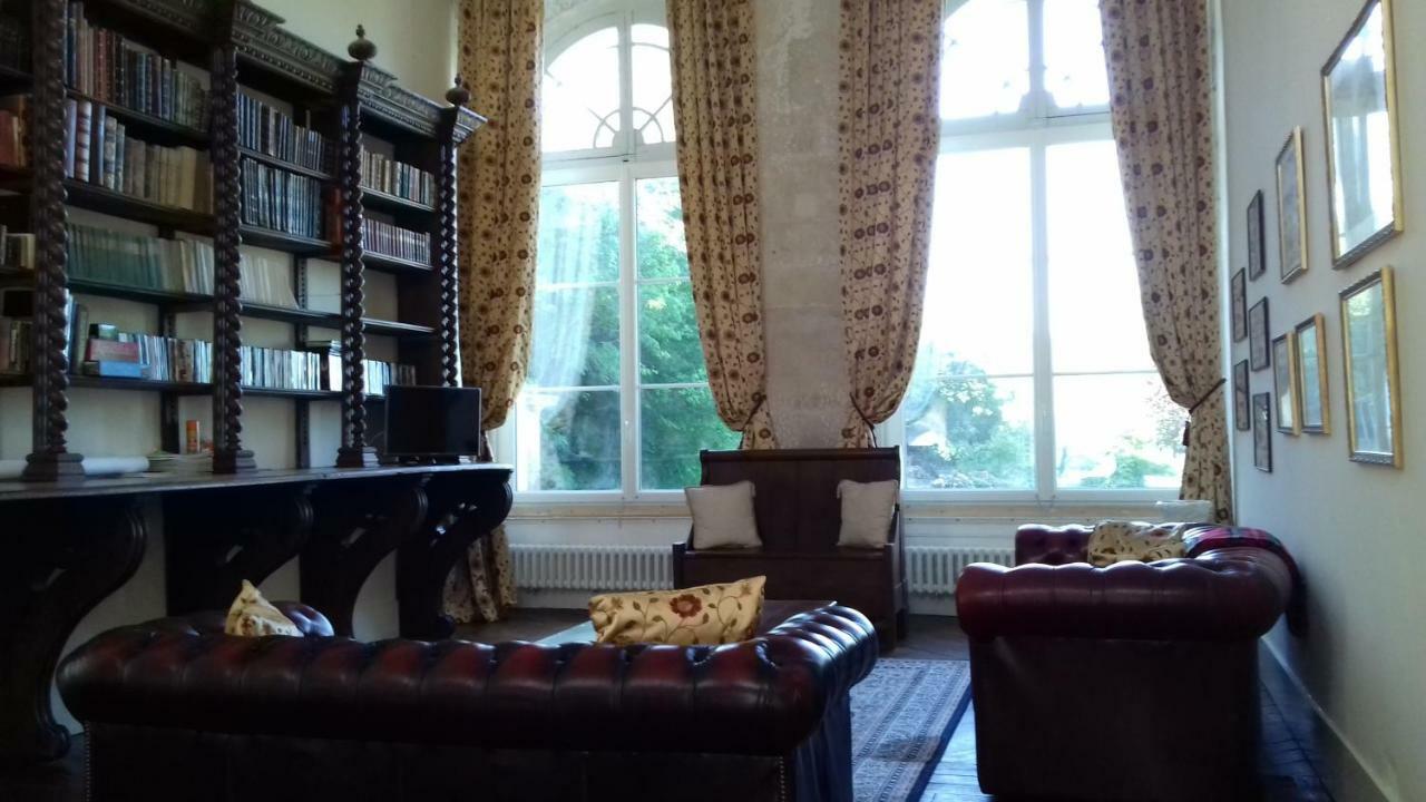 Chateau De La Lucaziere Mont-Saint-Jean  エクステリア 写真