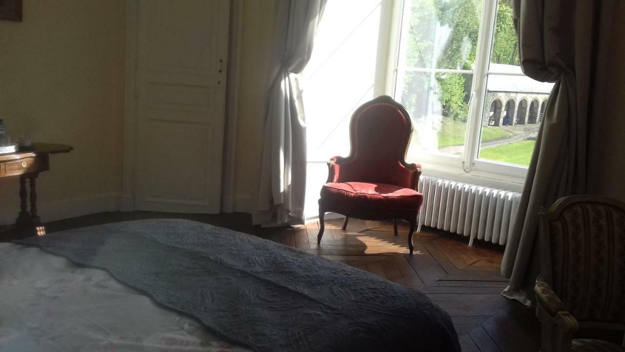 Chateau De La Lucaziere Mont-Saint-Jean  エクステリア 写真
