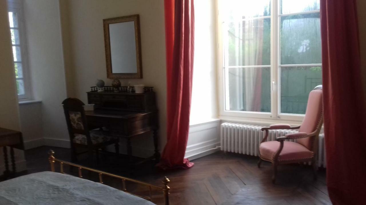 Chateau De La Lucaziere Mont-Saint-Jean  エクステリア 写真