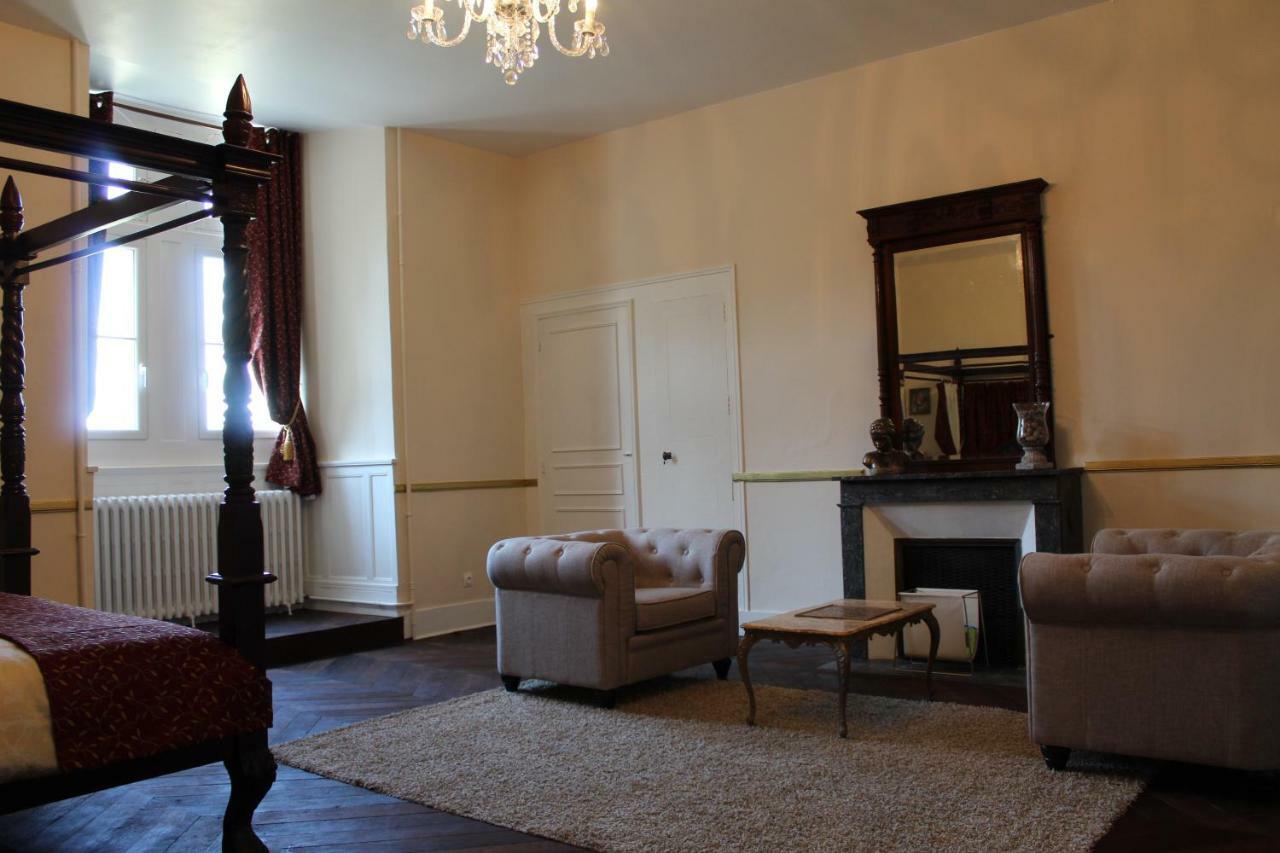 Chateau De La Lucaziere Mont-Saint-Jean  エクステリア 写真